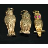 A group of three hallmarked 9ct gold owl charms, gross wt. 12.80g, length 25m to 30mm.