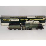 A boxed Wrenn 00/HO Gauge GWR locomotive, green 7002 'Devizes Castle'.