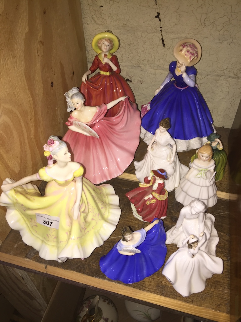 A collection of 11 Royal Doulton lady figurines, various sizes. - Bild 4 aus 7