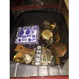 A small box of collectables to include a compact and tie tac etc.