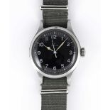 A GENTLEMAN'S STAINLESS STEEL BRITISH MILITARY OMEGA RAF PILOTS WRIST WATCH DATED 1956, WITH BLACK