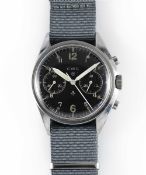 A GENTLEMAN'S STAINLESS STEEL BRITISH MILITARY CWC RAF PILOTS CHRONOGRAPH WRIST WATCH DATED 1974,