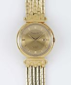 A RARE GENTLEMAN'S 18K SOLID YELLOW GOLD IWC AUTOMATIC DATE DE LUXE BRACELET WATCH CIRCA 1960s