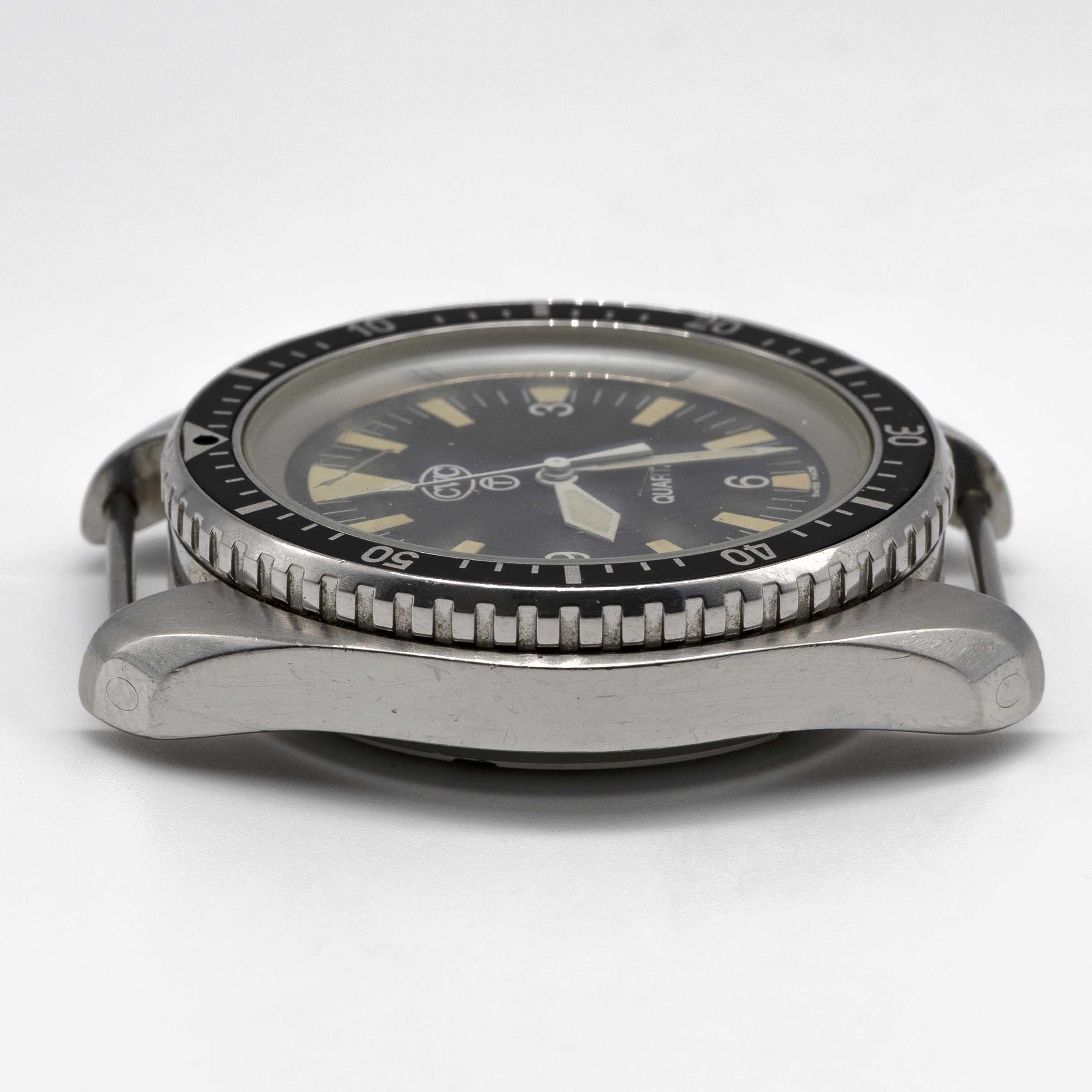 A GENTLEMAN'S STAINLESS STEEL BRITISH MILITARY ISSUED CWC QUARTZ ROYAL NAVY DIVERS WRIST WATCH DATED - Image 8 of 8