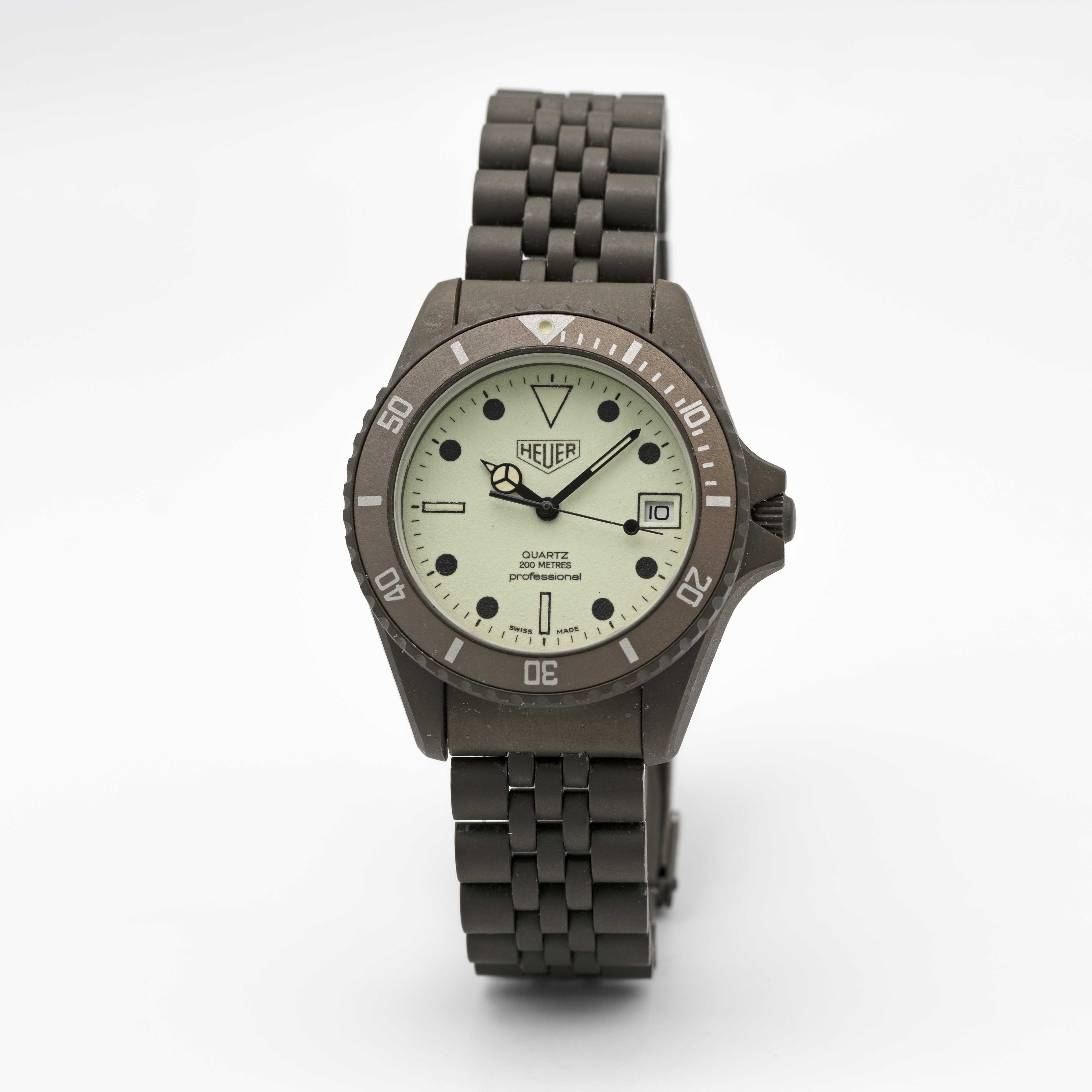 A RARE GENTLEMAN'S OLIVE GREEN PVD COATED HEUER PROFESSIONEL 200 METRES NIGHT DIVER "MILITARY" - Image 2 of 9