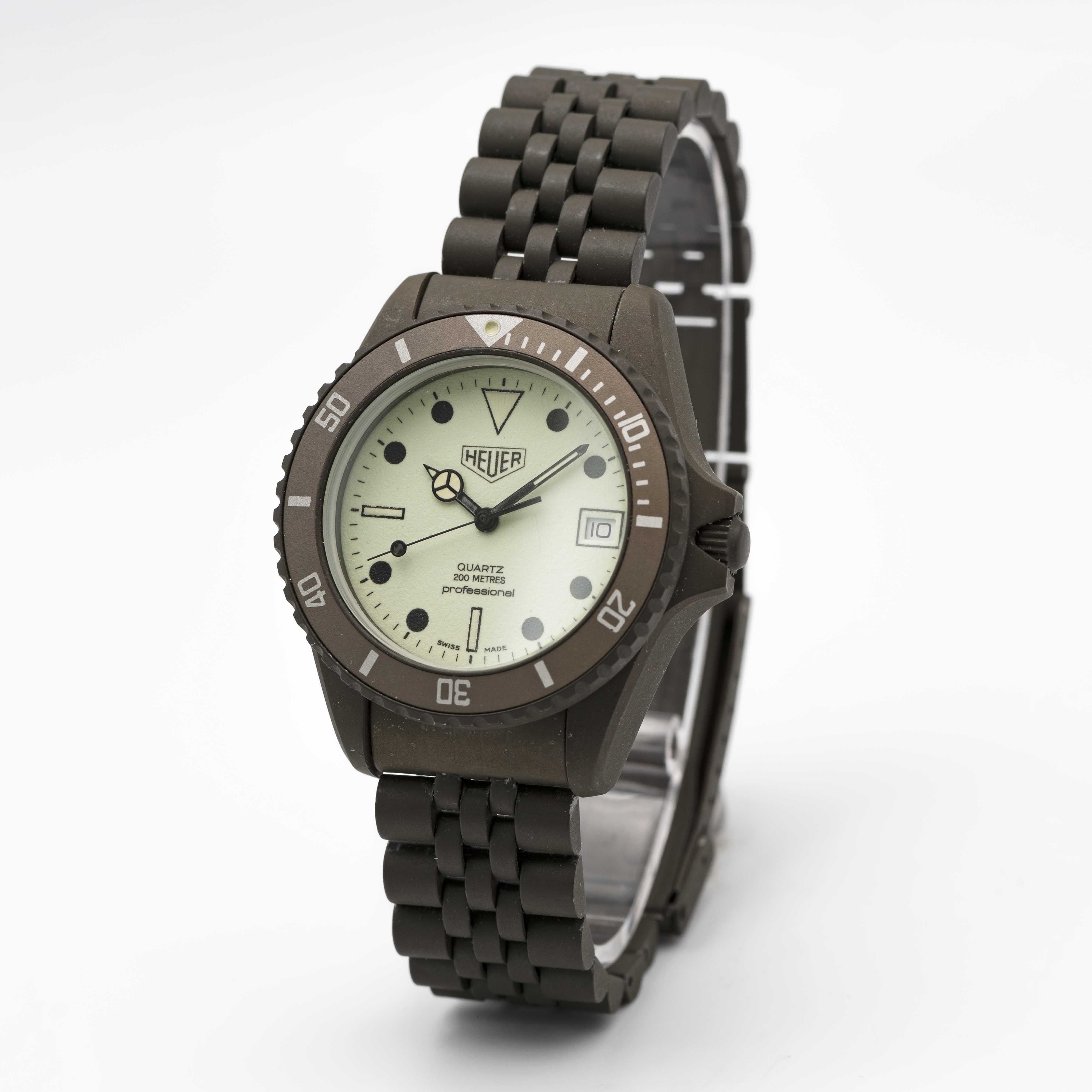 A RARE GENTLEMAN'S OLIVE GREEN PVD COATED HEUER PROFESSIONEL 200 METRES NIGHT DIVER "MILITARY" - Image 3 of 9