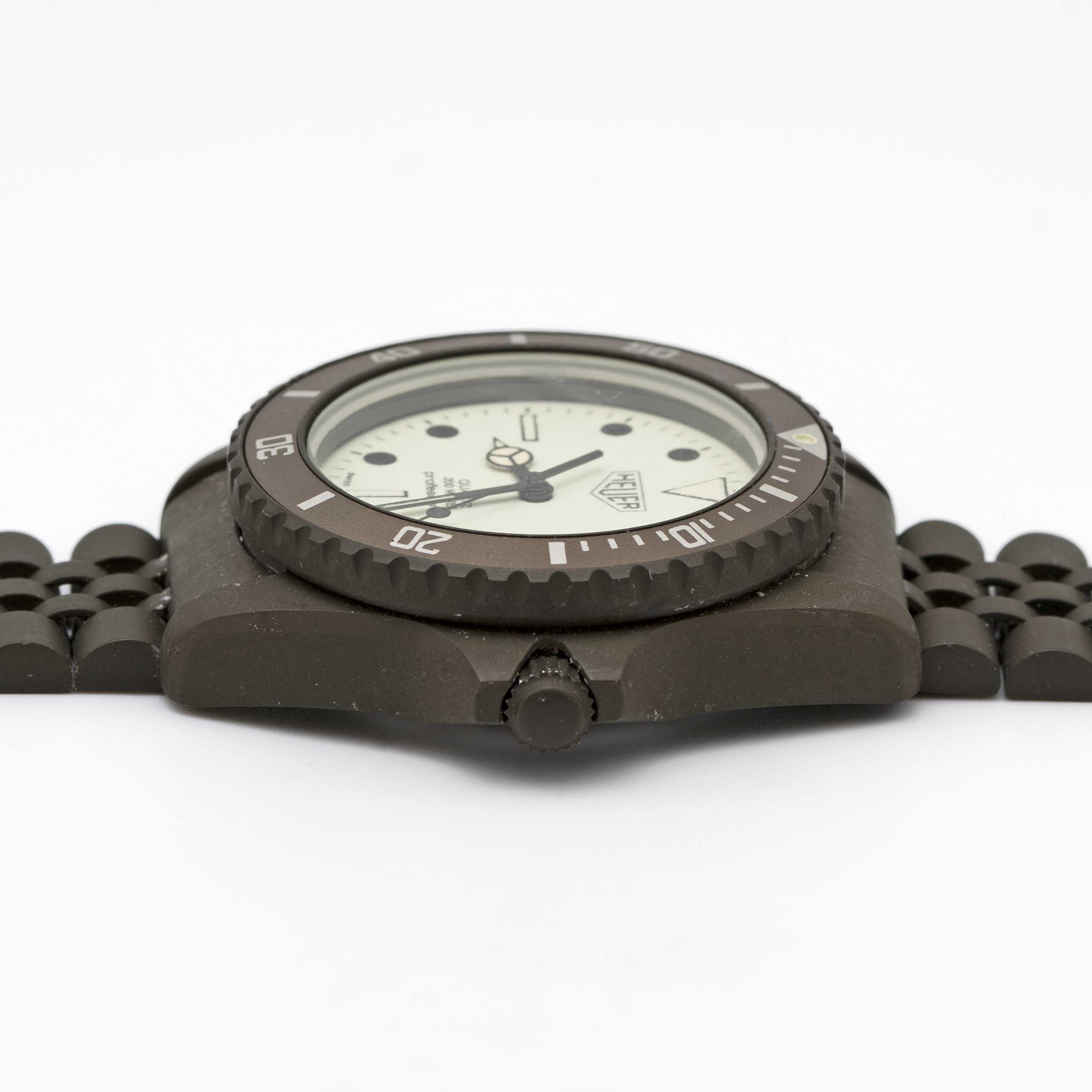 A RARE GENTLEMAN'S OLIVE GREEN PVD COATED HEUER PROFESSIONEL 200 METRES NIGHT DIVER "MILITARY" - Image 8 of 9