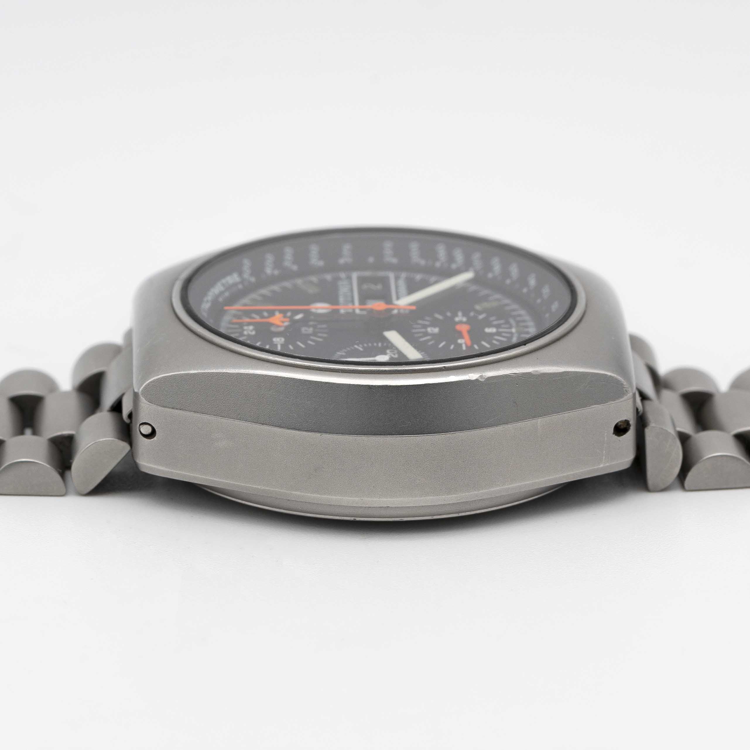 A GENTLEMAN'S STAINLESS STEEL MILITARY TUTIMA AUTOMATIC CHRONOGRAPH BRACELET WATCH CIRCA 1980s - Image 9 of 9