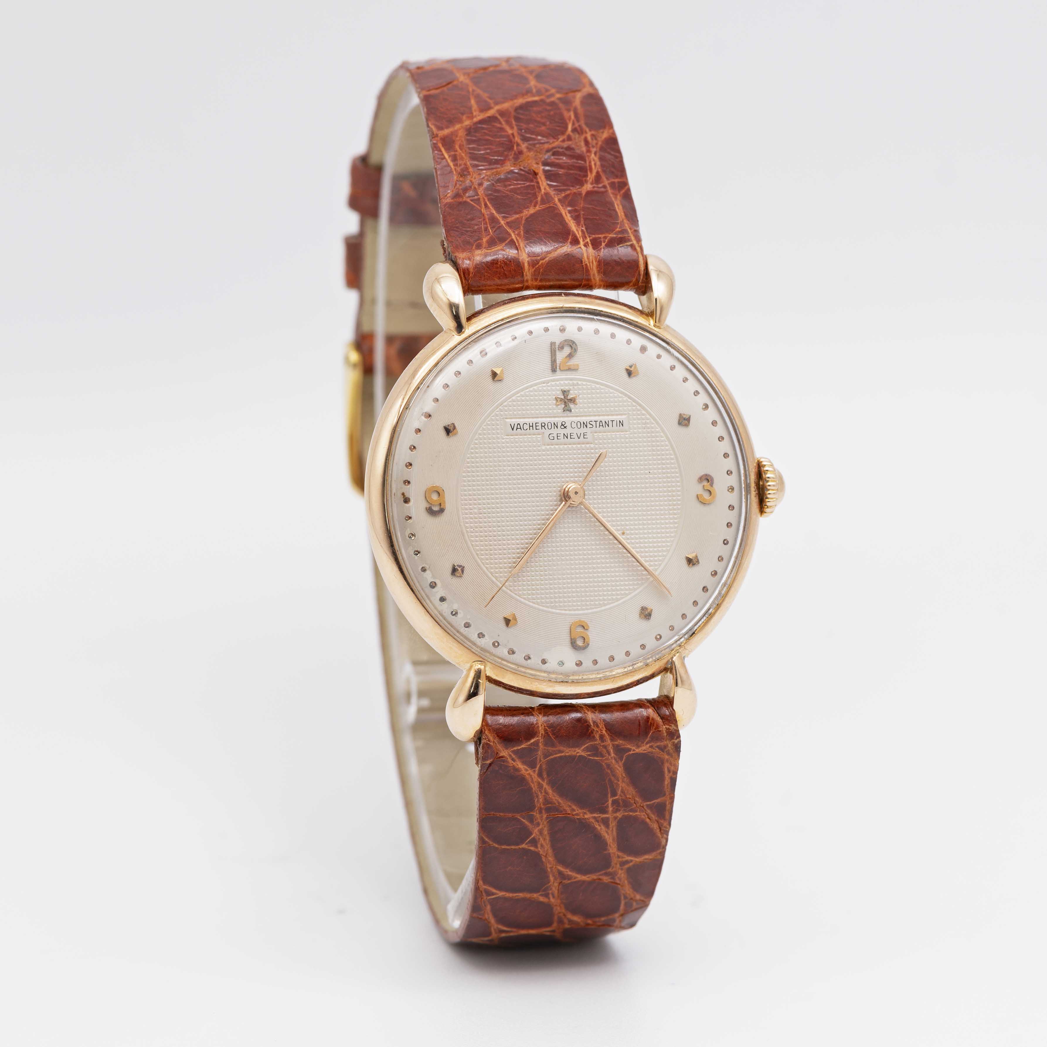 A GENTLEMAN'S 18K SOLID ROSE GOLD VACHERON & CONSTANTIN WRIST WATCH CIRCA 1950s, WITH GUILLOCHE DIAL - Image 4 of 8