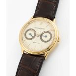 A GENTLEMAN'S 18K SOLID GOLD AUDEMARS PIGUET AUTOMATIC DAY DATE WRIST WATCH CIRCA 1990, WITH