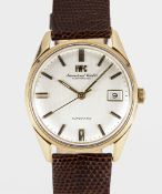 A GENTLEMAN'S 9K SOLID GOLD IWC AUTOMATIC WRIST WATCH CIRCA 1969, REF. 810A WITH BRUSHED SILVER DIAL