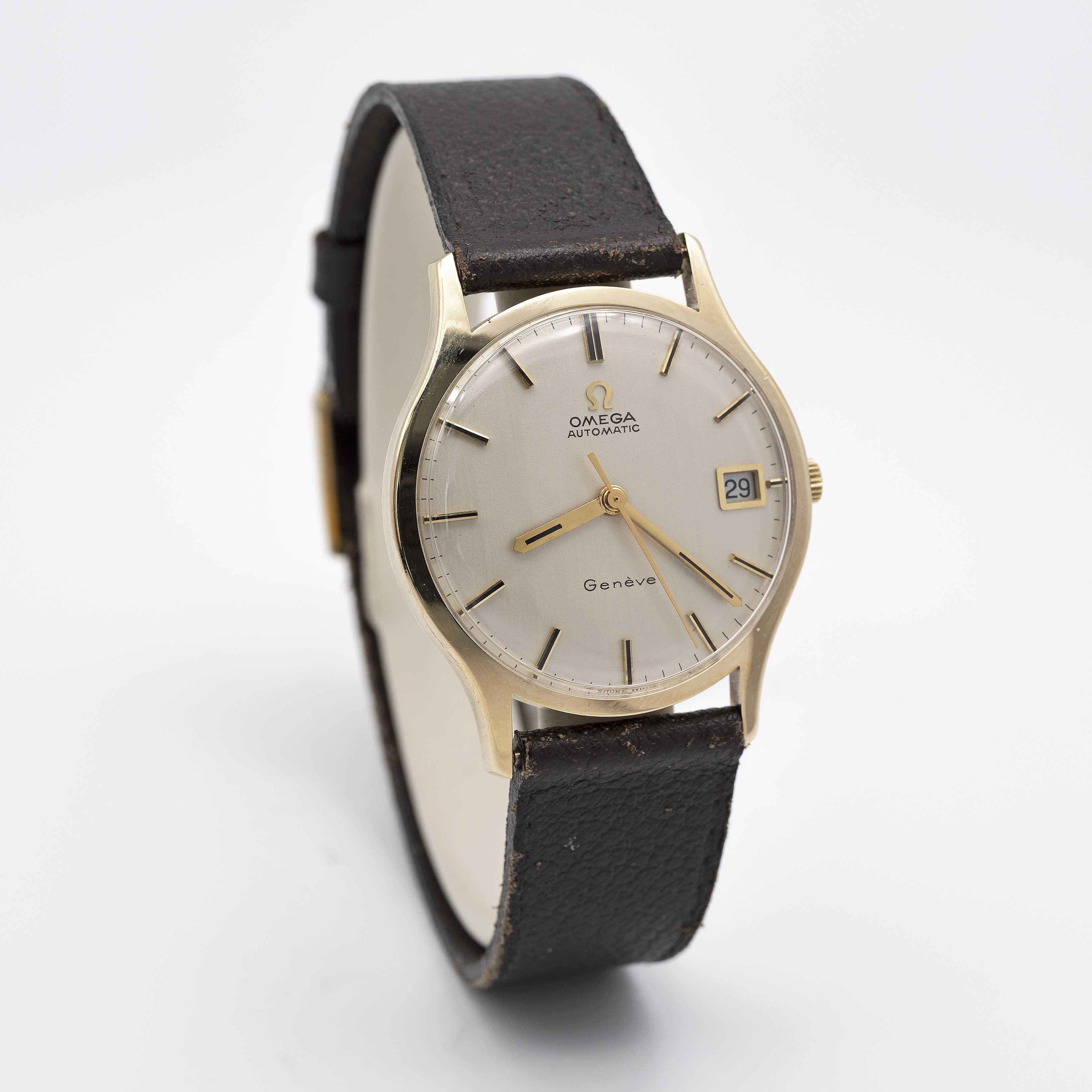 A GENTLEMAN'S 9CT SOLID GOLD OMEGA GENEVE DATE AUTOMATIC WRIST WATCH CIRCA 1971 Movement: 24J, - Image 4 of 9