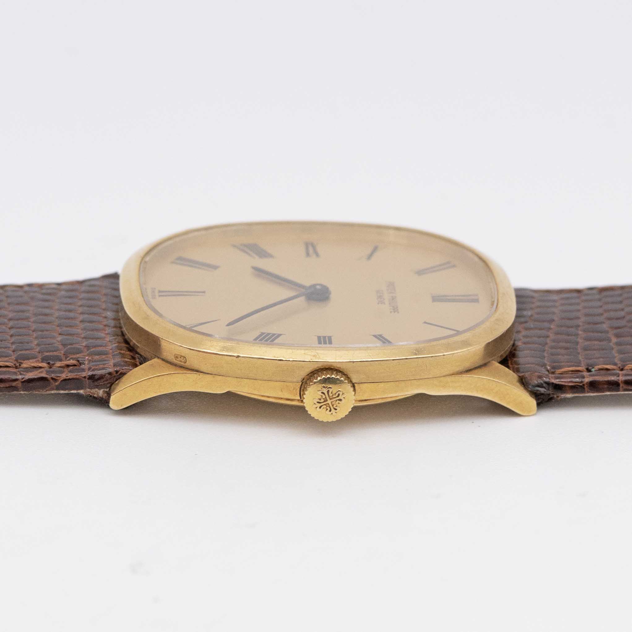 A GENTLEMAN'S 18K SOLID GOLD PATEK PHILIPPE GOLDEN ELLIPSE WRIST WATCH CIRCA 1980, REF. 3546 - Image 8 of 9