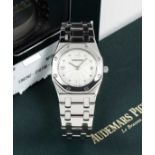 A LADIES STAINLESS STEEL AUDEMARS PIGUET ROYAL OAK BRACELET WATCH CIRCA 2000, REF. 67470ST.PP.