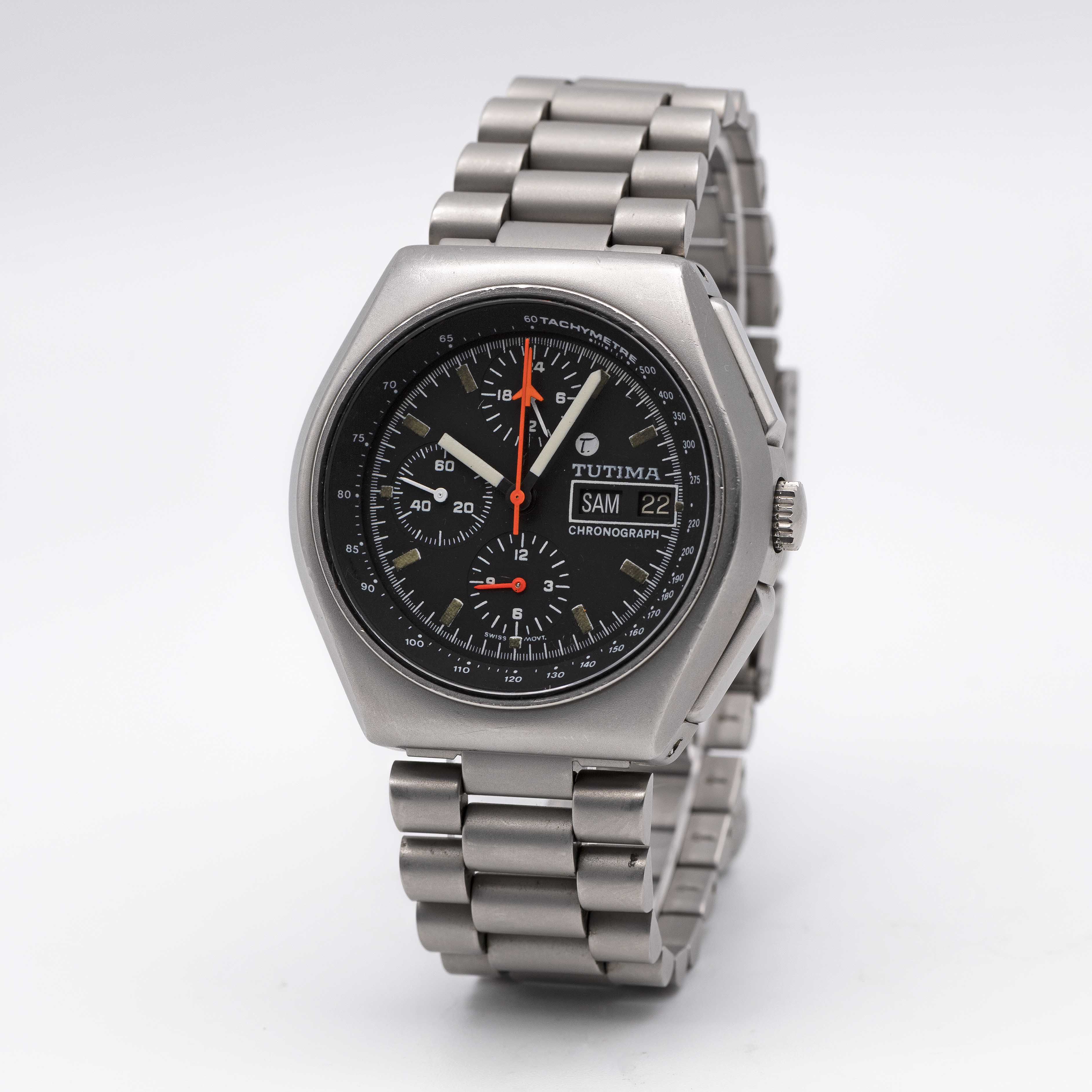 A GENTLEMAN'S STAINLESS STEEL MILITARY TUTIMA AUTOMATIC CHRONOGRAPH BRACELET WATCH CIRCA 1980s - Image 3 of 9