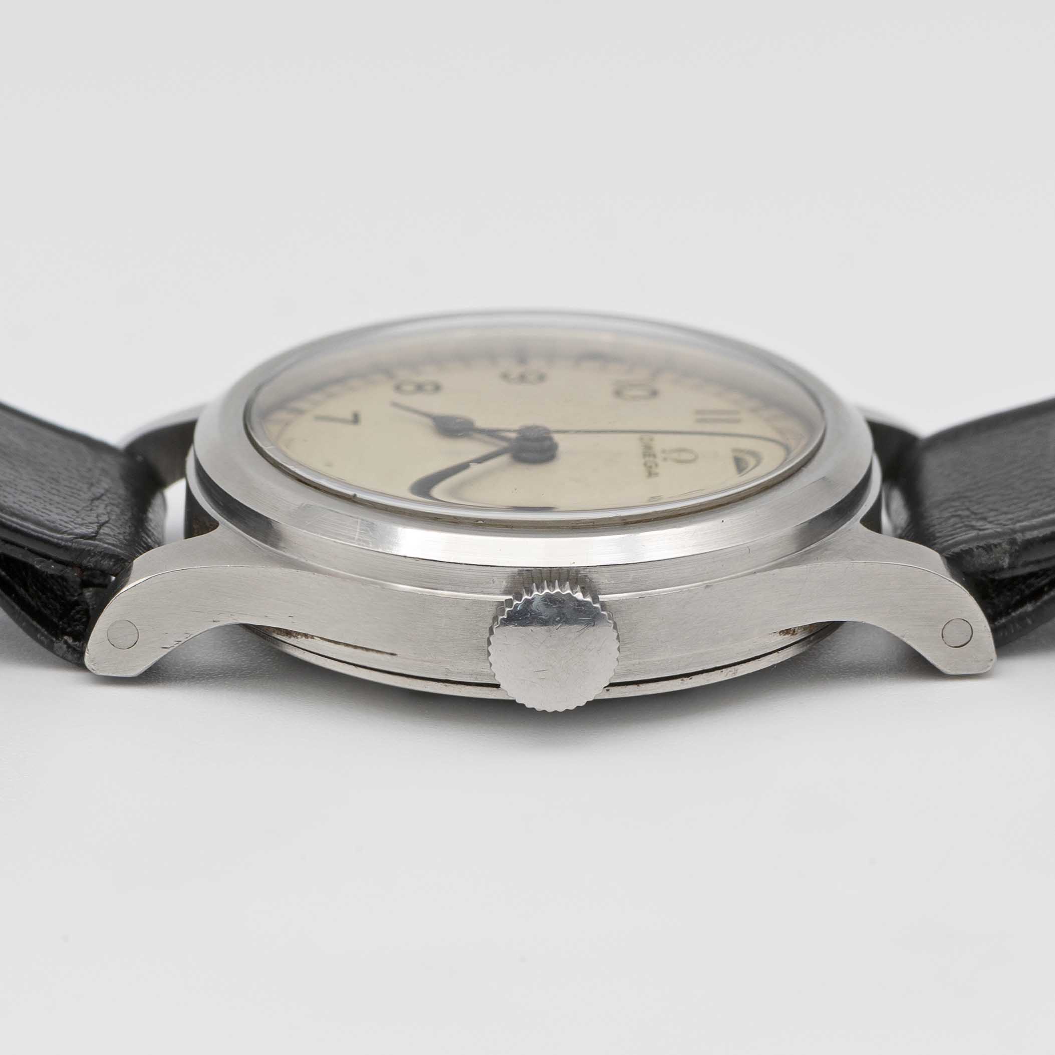 A GENTLEMAN'S STAINLESS STEEL BRITISH MILITARY OMEGA RAF PILOTS WRIST WATCH DATED 1956, WITH - Image 7 of 8