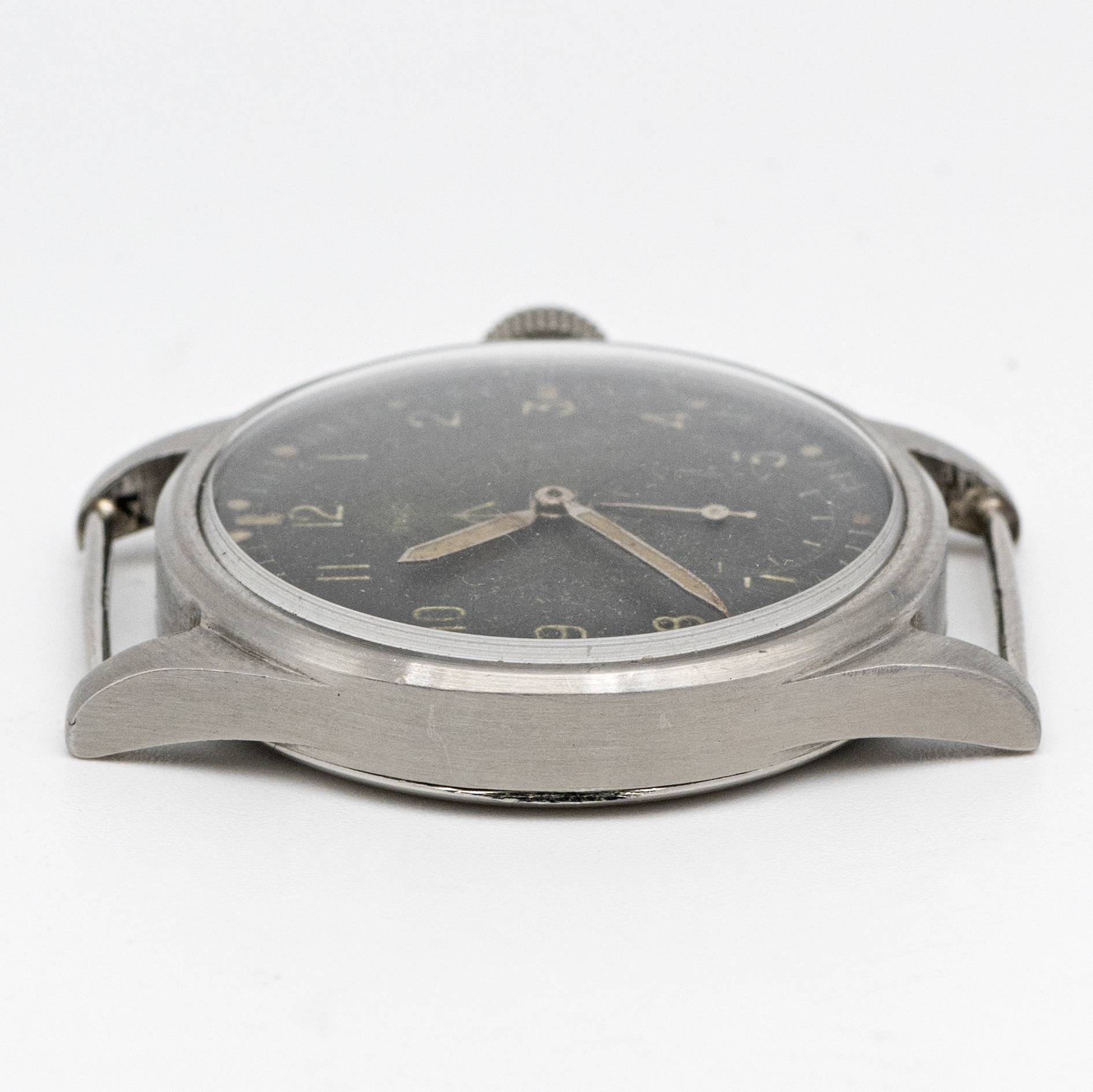 A GENTLEMAN'S STAINLESS STEEL BRITISH MILITARY IWC MARK 10 W.W.W. WRIST WATCH CIRCA 1945, PART OF - Image 7 of 8