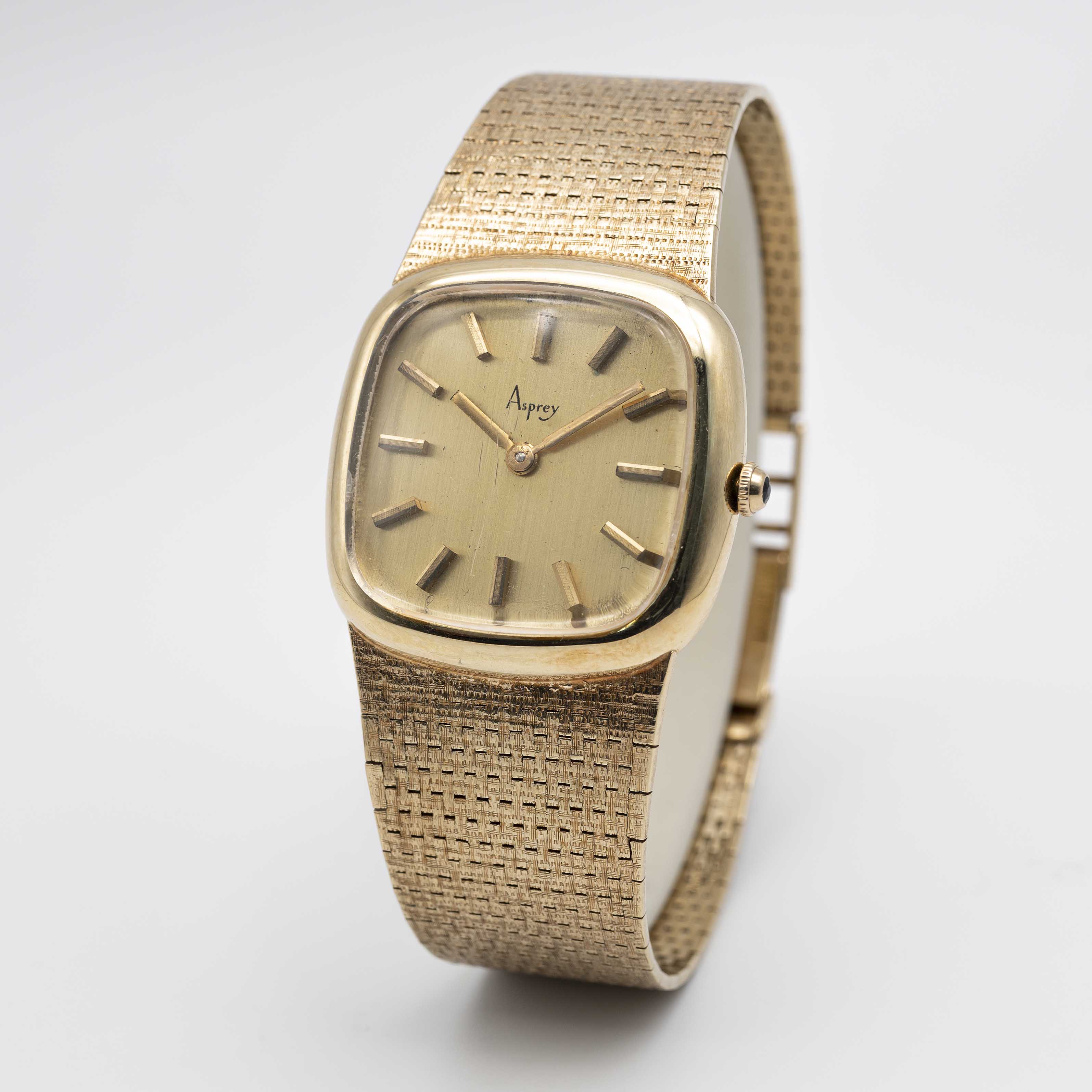 A GENTLEMAN'S 9CT SOLID GOLD ASPREY BRACELET WATCH CIRCA 1970s Movement: 17J, manual wind, cal. - Image 3 of 11