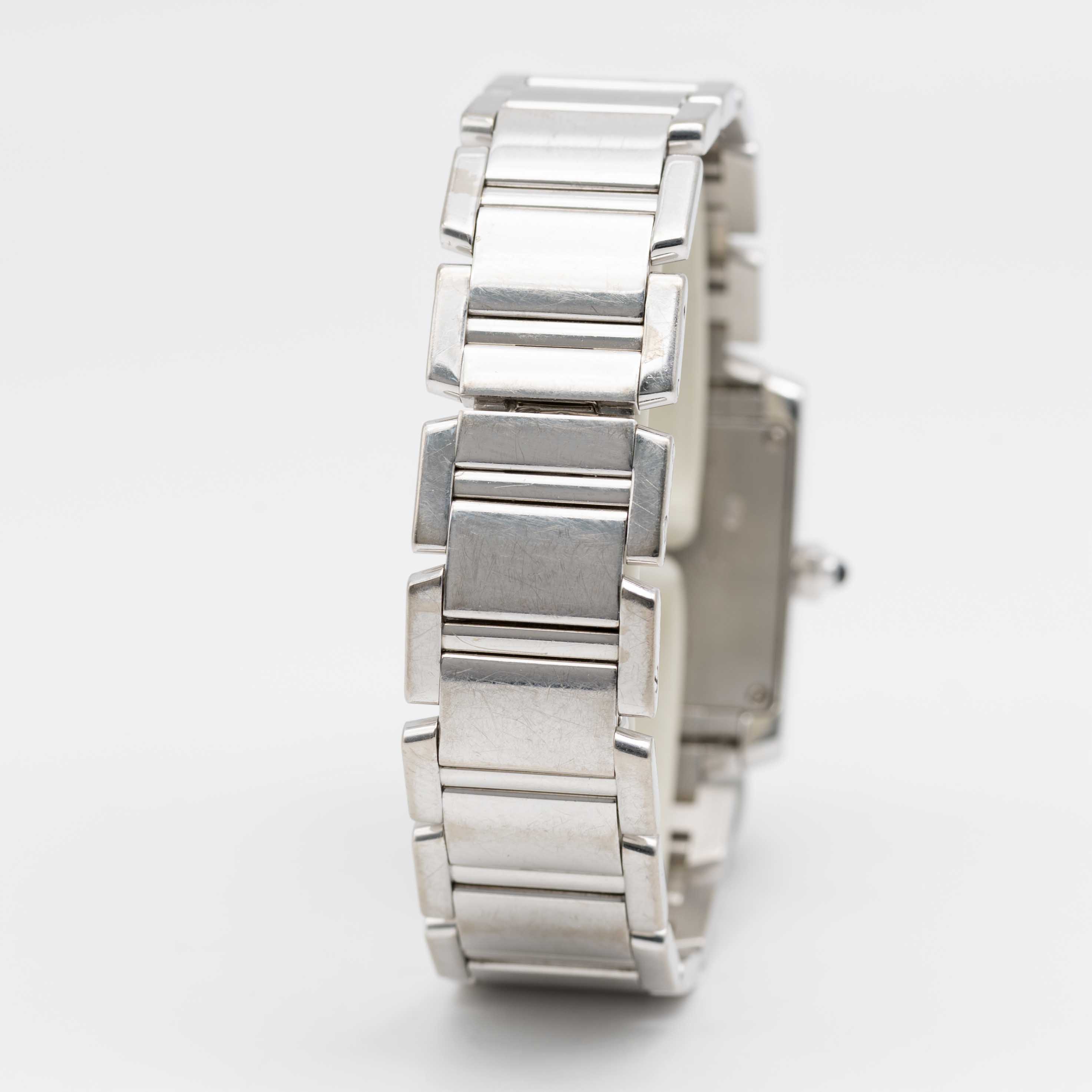 A LADIES 18K SOLID WHITE GOLD CARTIER TANK FRANCAISE BRACELET WATCH CIRCA 2005, REF. 2403 - Image 5 of 9