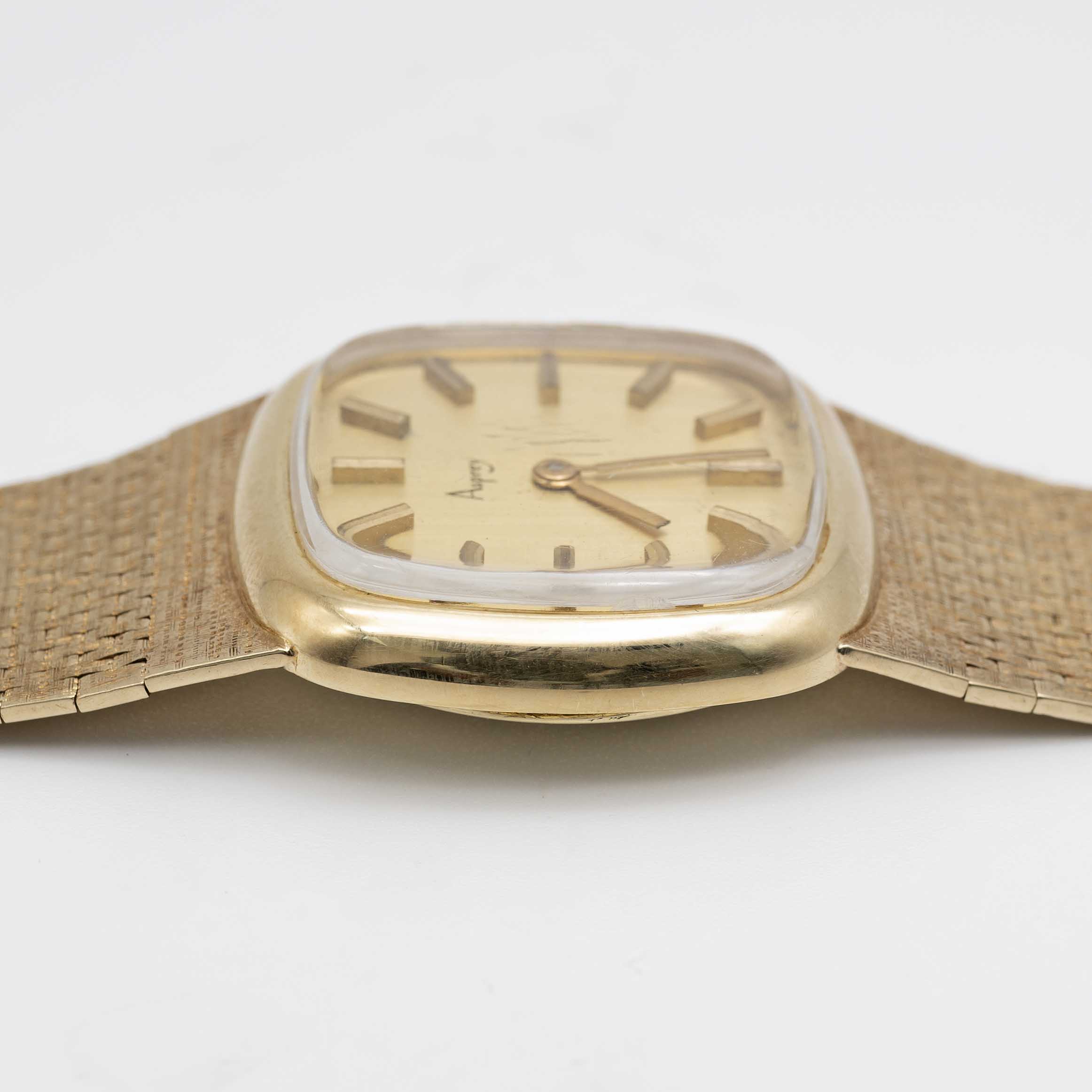 A GENTLEMAN'S 9CT SOLID GOLD ASPREY BRACELET WATCH CIRCA 1970s Movement: 17J, manual wind, cal. - Image 9 of 11