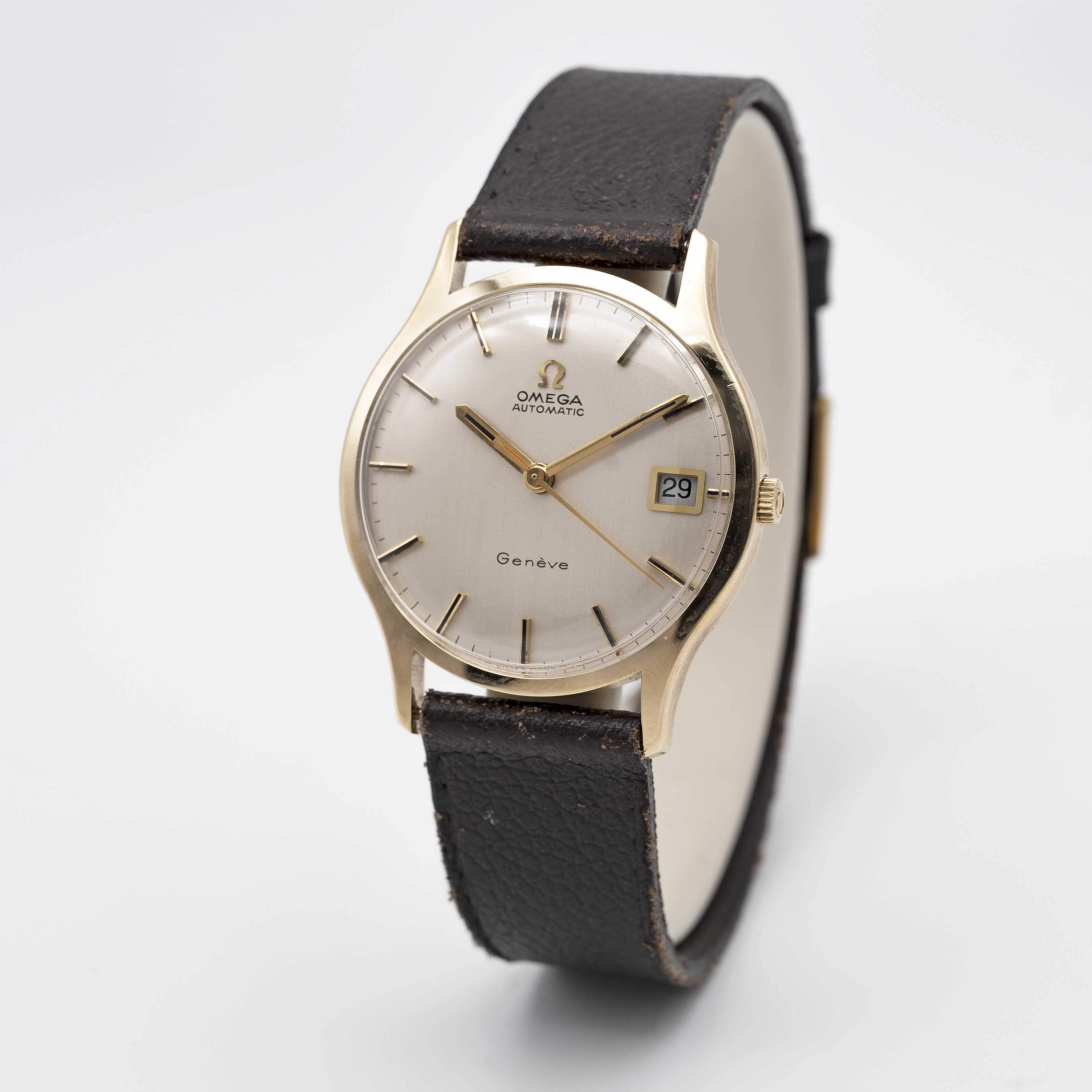 A GENTLEMAN'S 9CT SOLID GOLD OMEGA GENEVE DATE AUTOMATIC WRIST WATCH CIRCA 1971 Movement: 24J, - Image 3 of 9