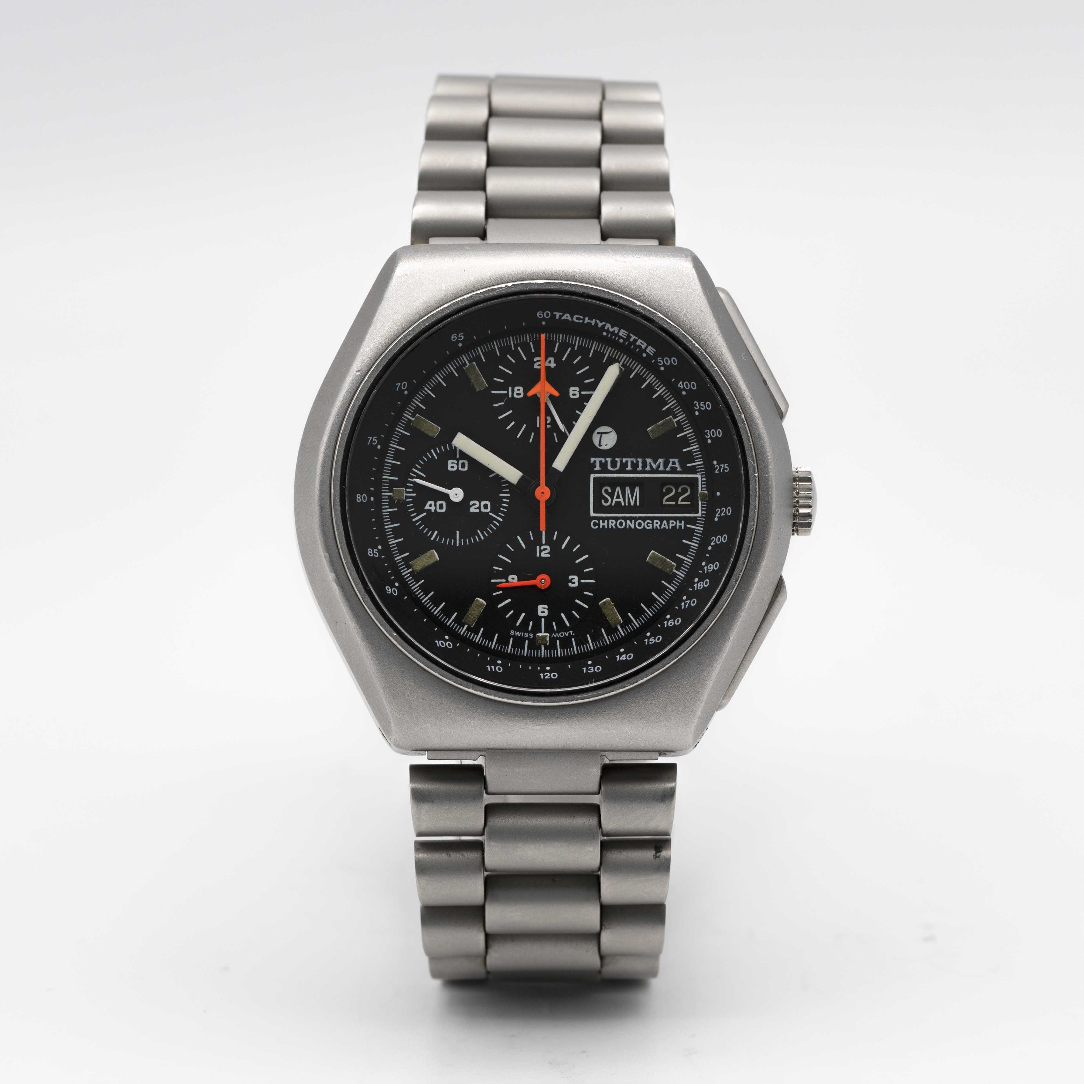 A GENTLEMAN'S STAINLESS STEEL MILITARY TUTIMA AUTOMATIC CHRONOGRAPH BRACELET WATCH CIRCA 1980s - Image 2 of 9