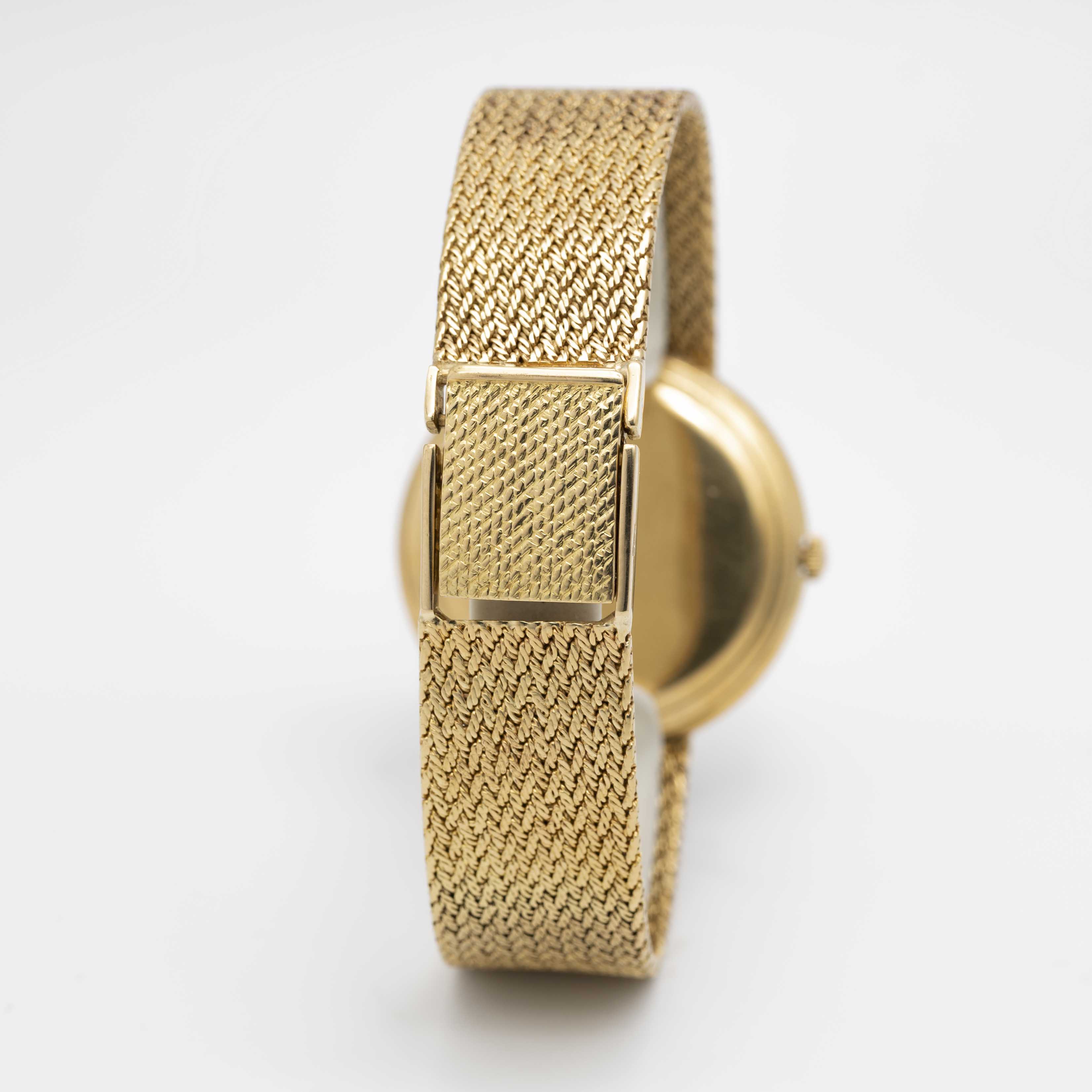 A GENTLEMAN'S 18K SOLID YELLOW GOLD IWC AUTOMATIC BRACELET WATCH CIRCA 1970s Movement: 21J, - Image 5 of 9