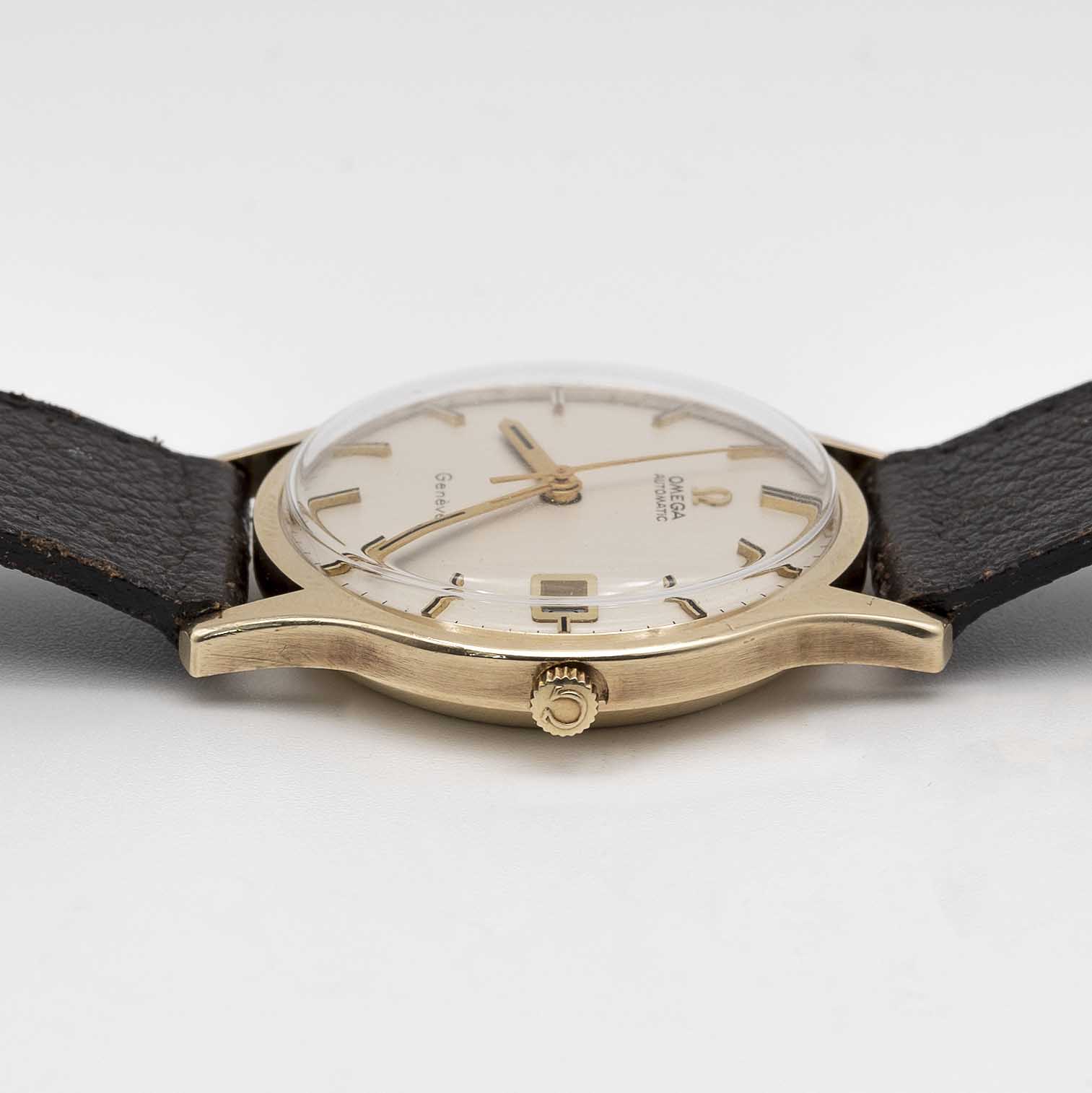 A GENTLEMAN'S 9CT SOLID GOLD OMEGA GENEVE DATE AUTOMATIC WRIST WATCH CIRCA 1971 Movement: 24J, - Image 8 of 9