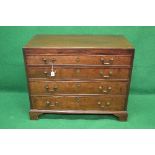 Georgian mahogany chest of drawers having four long graduated drawers with brass handles and