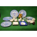 Group of ceramics and glassware to include: four blue and white Spode dinner plates,