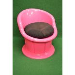 20th century Ikea Popp Torp design pink plastic tub chair by K&M Hagberg having removable black