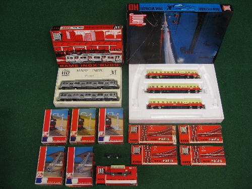 Jouef HO scale to comprise: two boxed trainsets (no track), three water columns, two yard cranes,