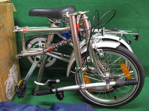 Compass ISO 9002 three speed folding bike, comes with lock, pump, bell, side stand, luggage rack, - Image 2 of 2