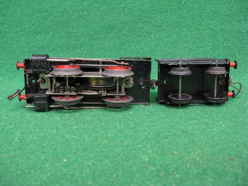 Early 1930's Hornby O gauge No. 1 clockwork 0-4-0 tender locomotive No. 2290 in lined LMS black - Image 5 of 5