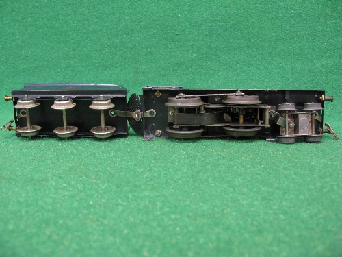 Early 1920's Hornby O gauge No. 2 clockwork 4-4-0 tender locomotive No. 2711 (on brass cab plate) in - Image 5 of 5