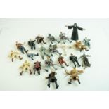 20 x Playworn Hasbro Star Wars action figures to include Mace Windu, Jango Fett, Anakin Skywalker,