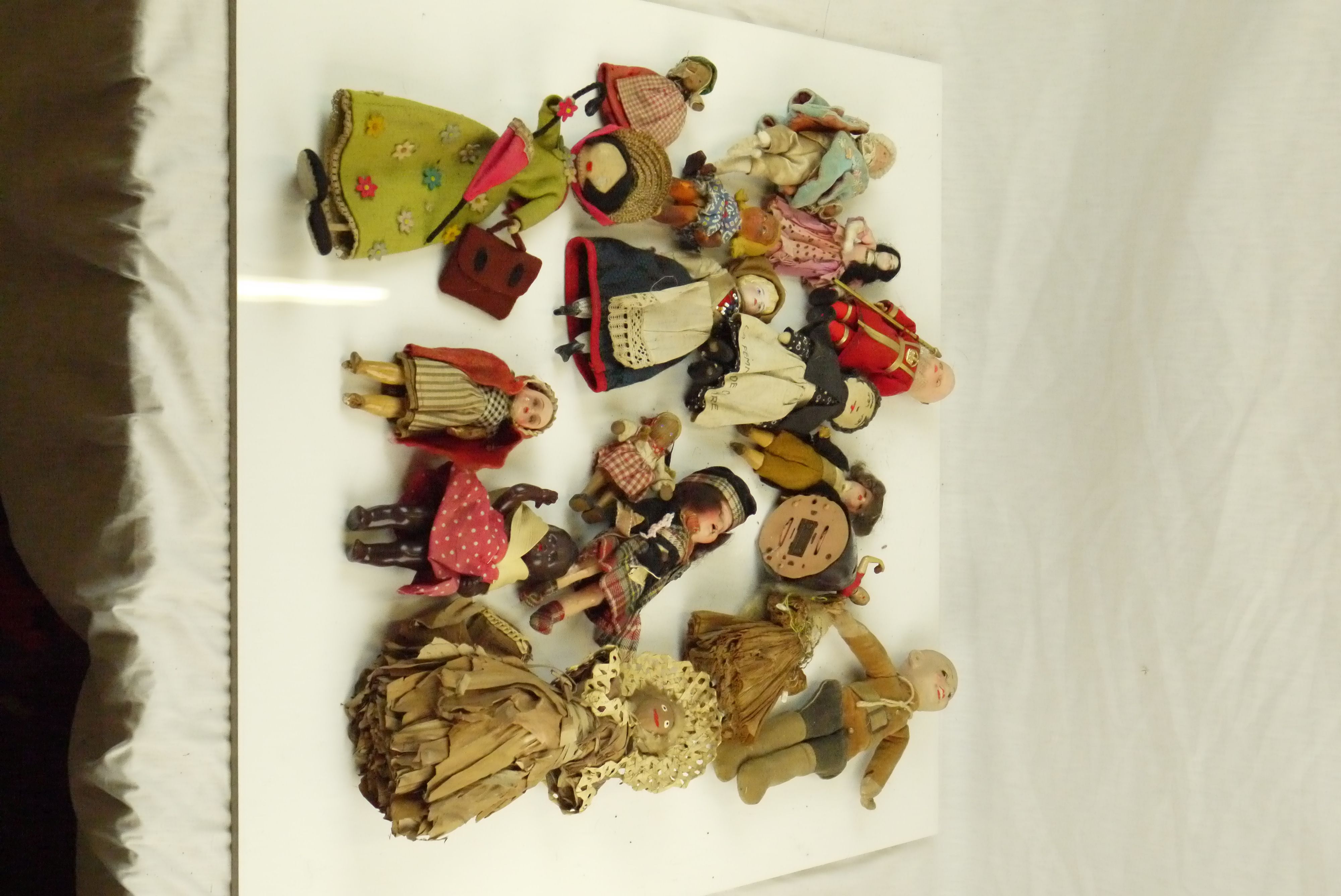 Quantity of small -mid sized vintage dolls featuring china, cloth, primitive, celluloid and - Image 2 of 7