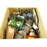 Quantity of vintage tin plate and metal dolls house furniture and accessories to include tin bath,
