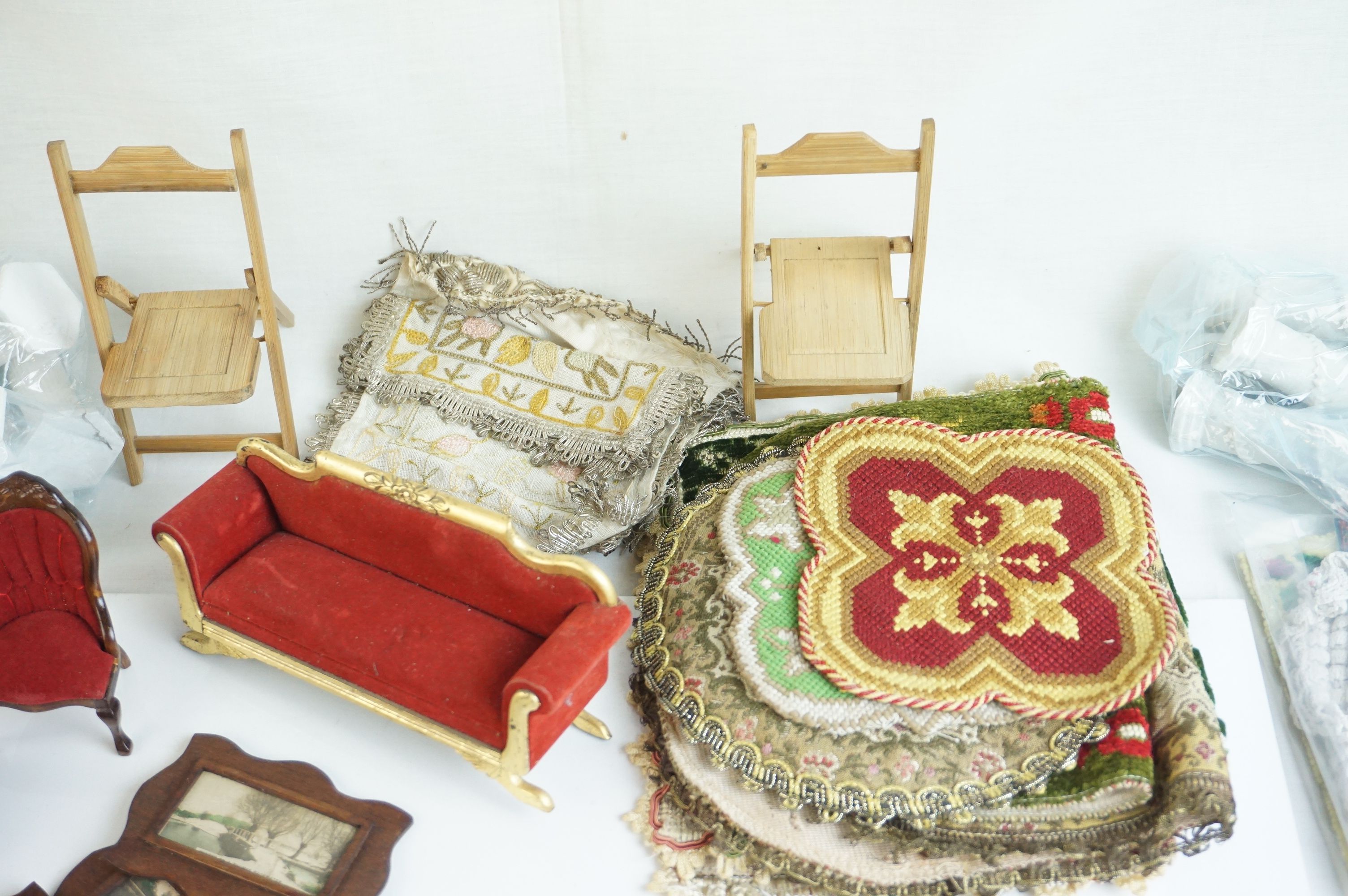 Large collection of 20th C dolls house furniture in good condition, features various small - Image 9 of 59