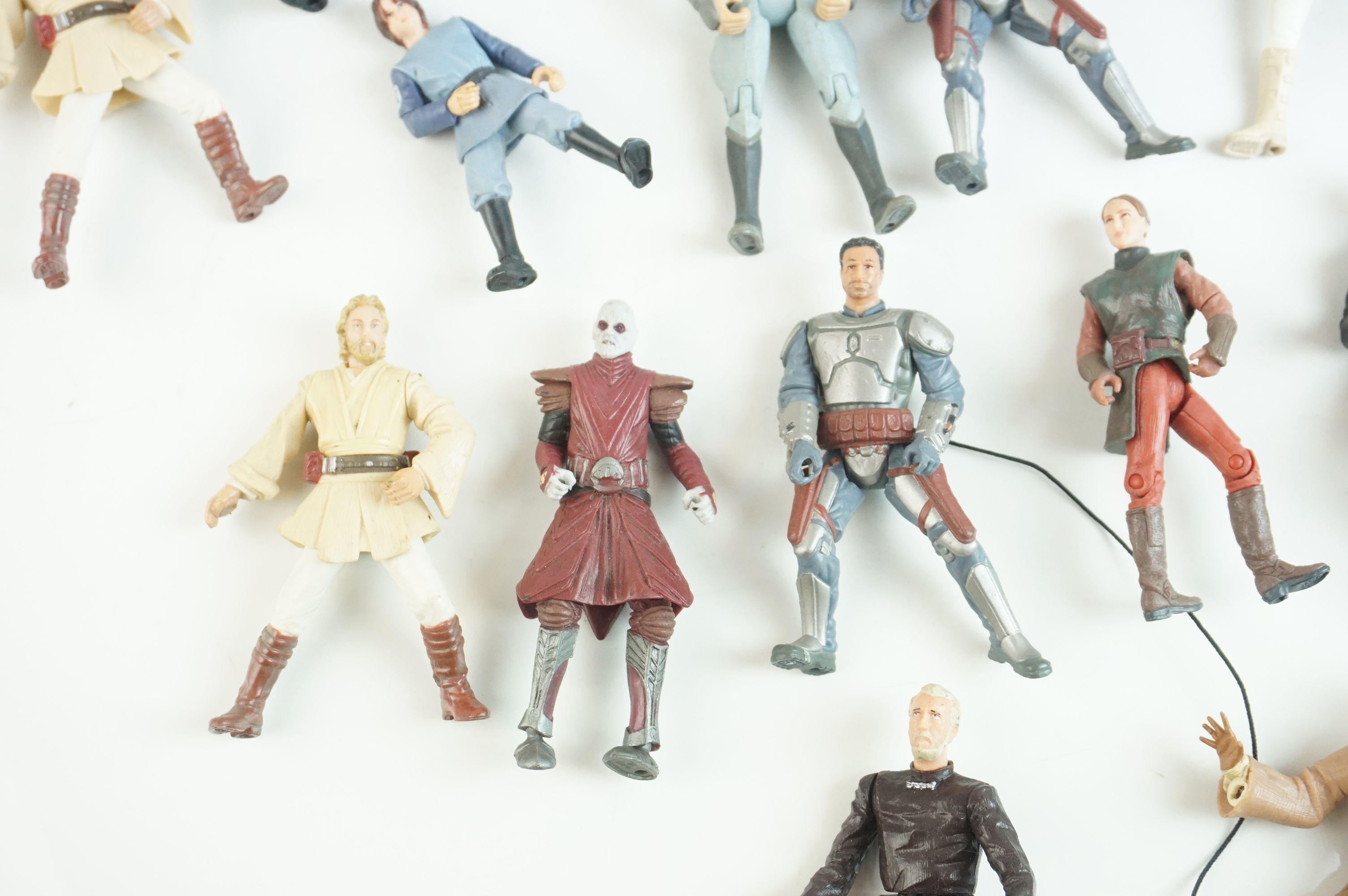 20 x Playworn Hasbro Star Wars action figures to include Mace Windu, Jango Fett, Anakin Skywalker, - Image 4 of 8