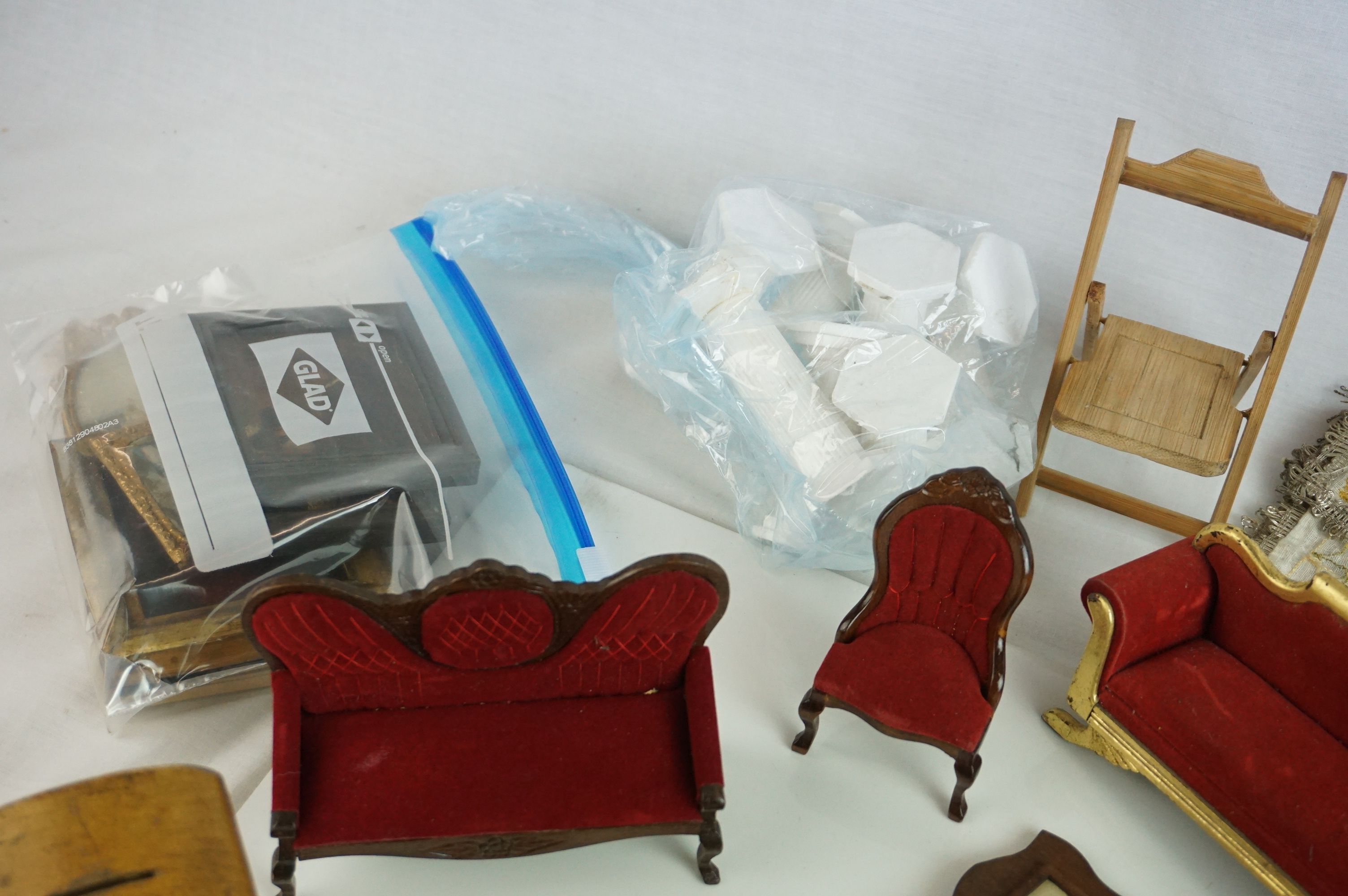 Large collection of 20th C dolls house furniture in good condition, features various small - Image 11 of 59