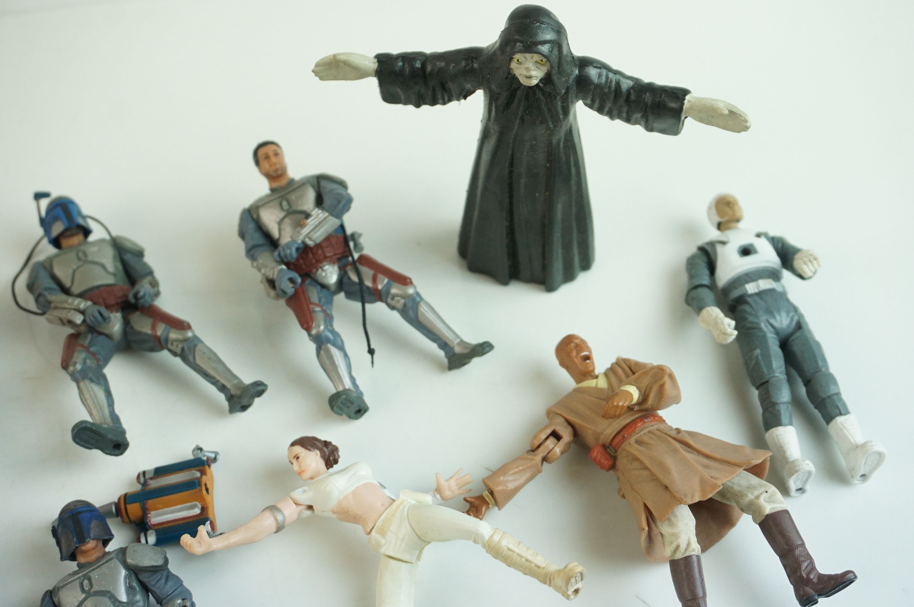 20 x Playworn Hasbro Star Wars action figures to include Mace Windu, Jango Fett, Anakin Skywalker, - Image 7 of 8