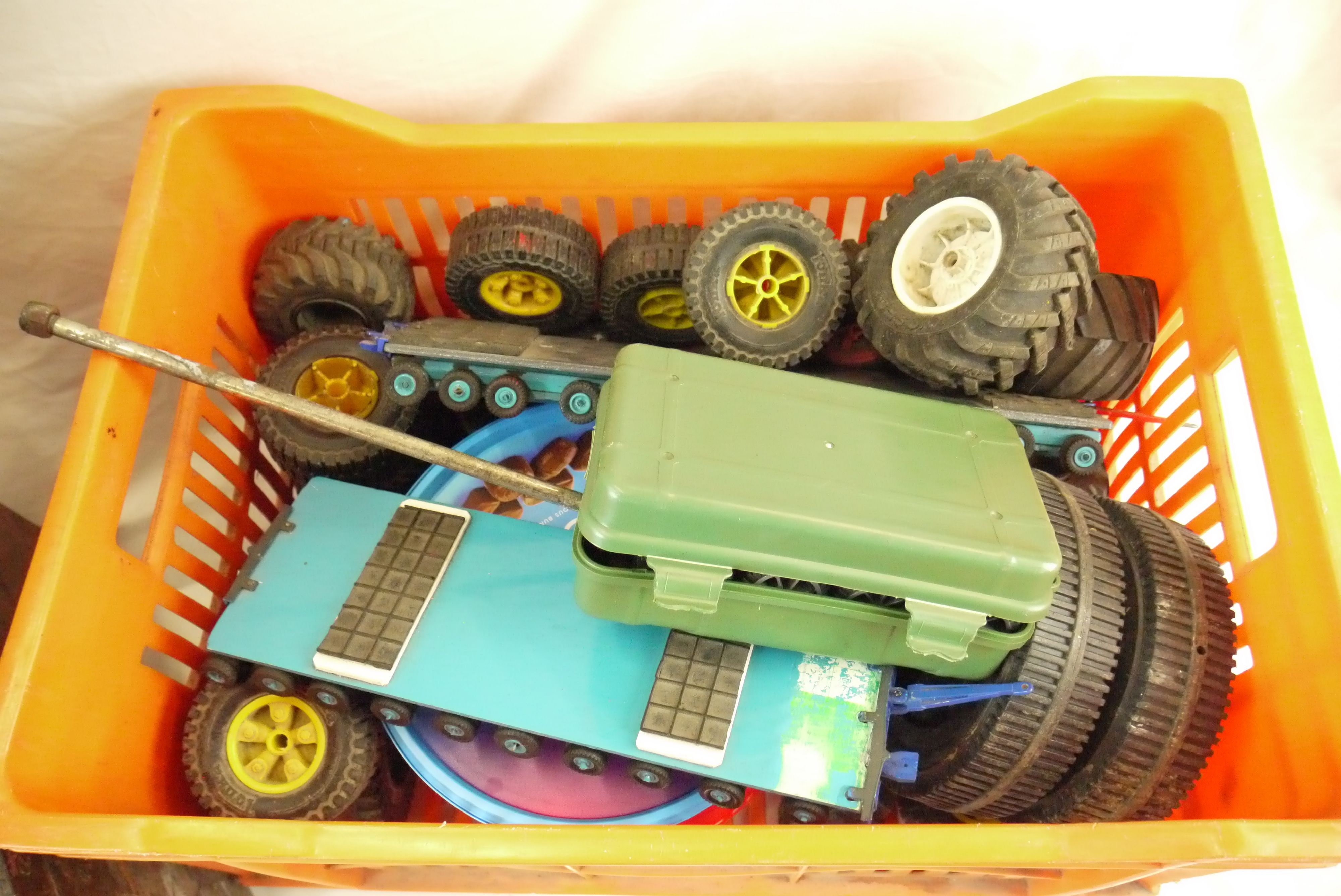 Large quantity of Tonka wheel, plus plastic figures and accessories, and Corgi Sikur, Dinky, etc - Image 2 of 14