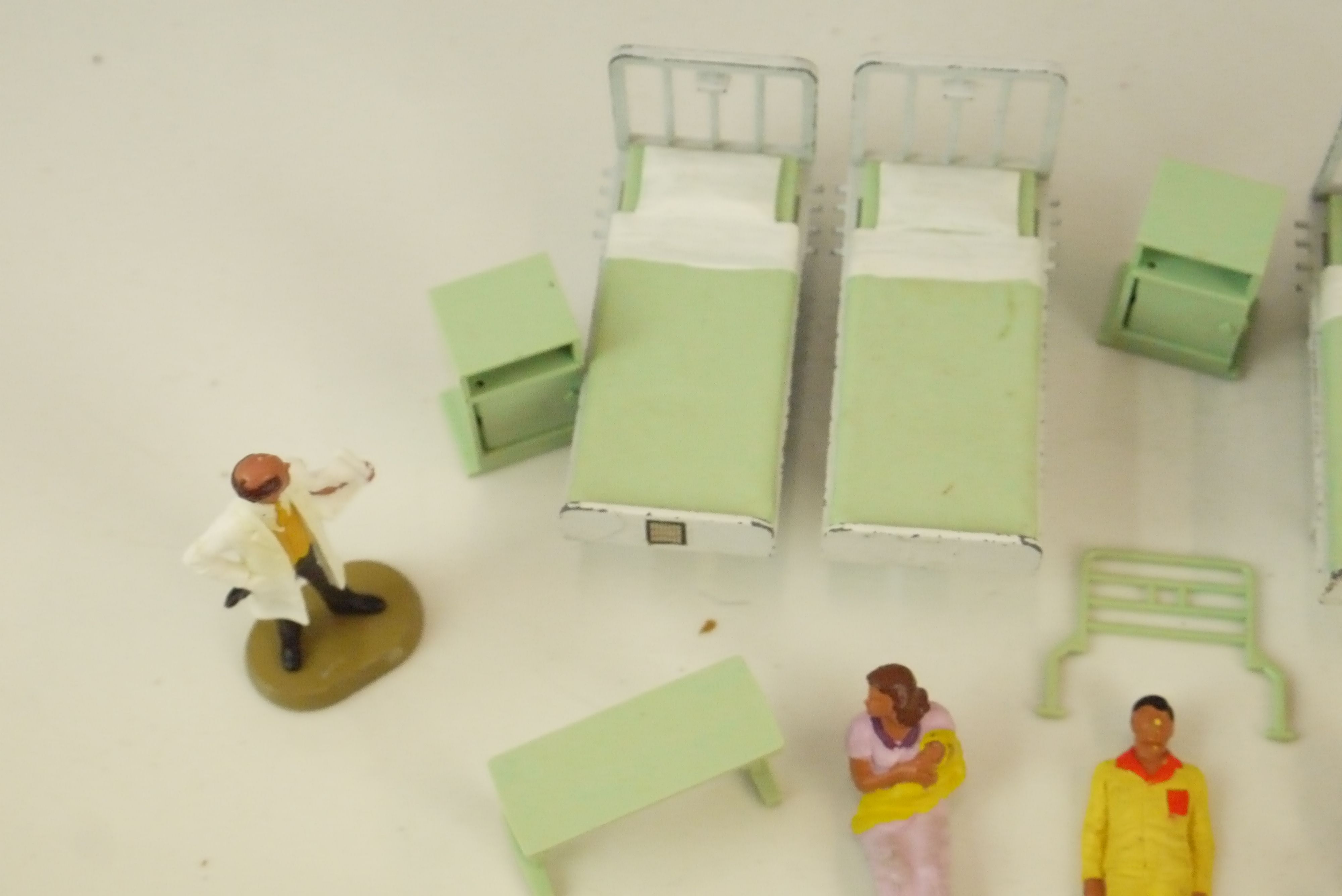 Quantity of loose Britains Hospital figures and accessories, plus 4 x Ensign Limited coloured - Image 3 of 5