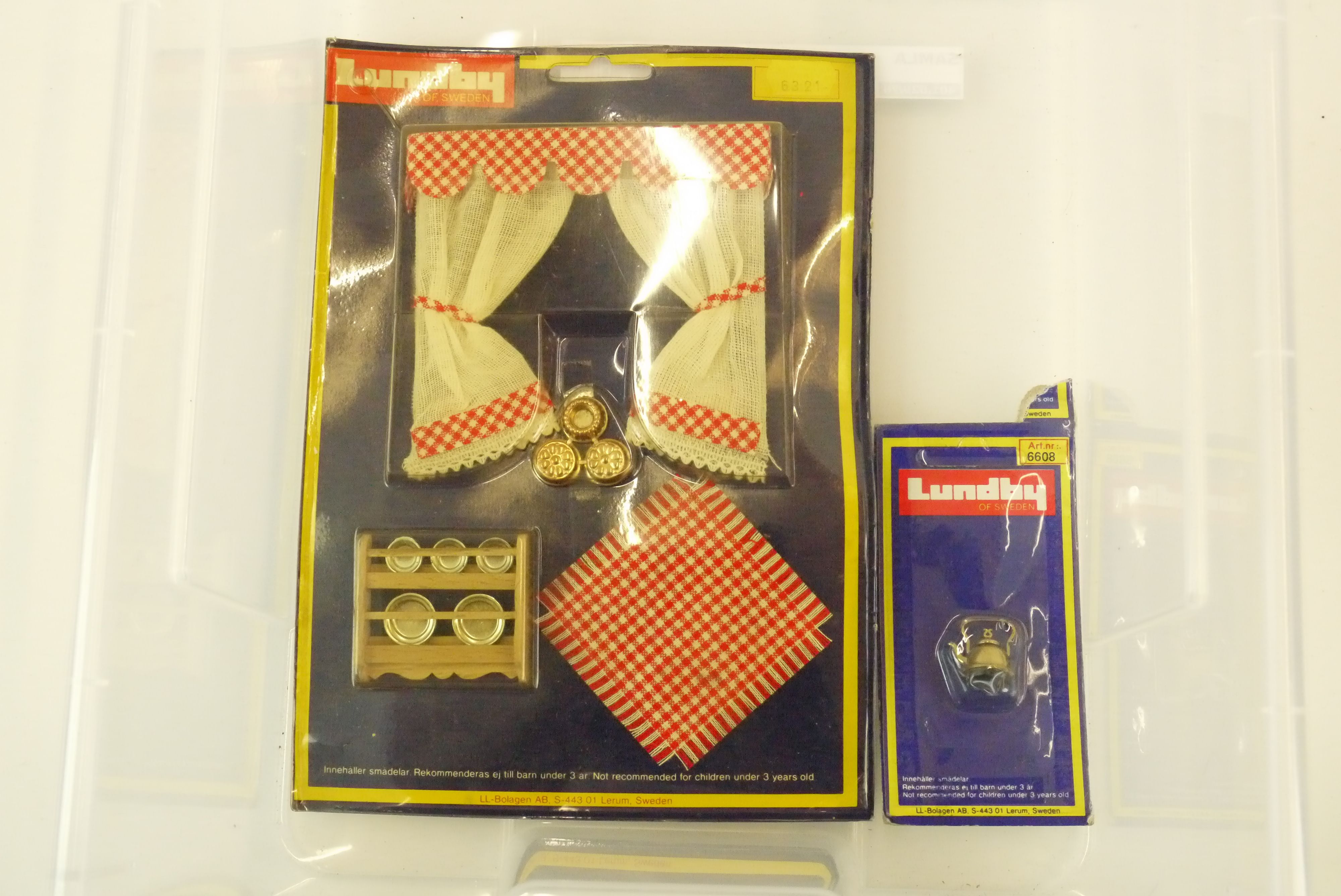 11 Carded & unopened Lundby of Sweden items of dolls house furniture, cards showing some bend but - Image 9 of 9