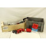 15 x Diecast construction models featuring Dinky, Corgi, etc, plus accessories (2 boxes)