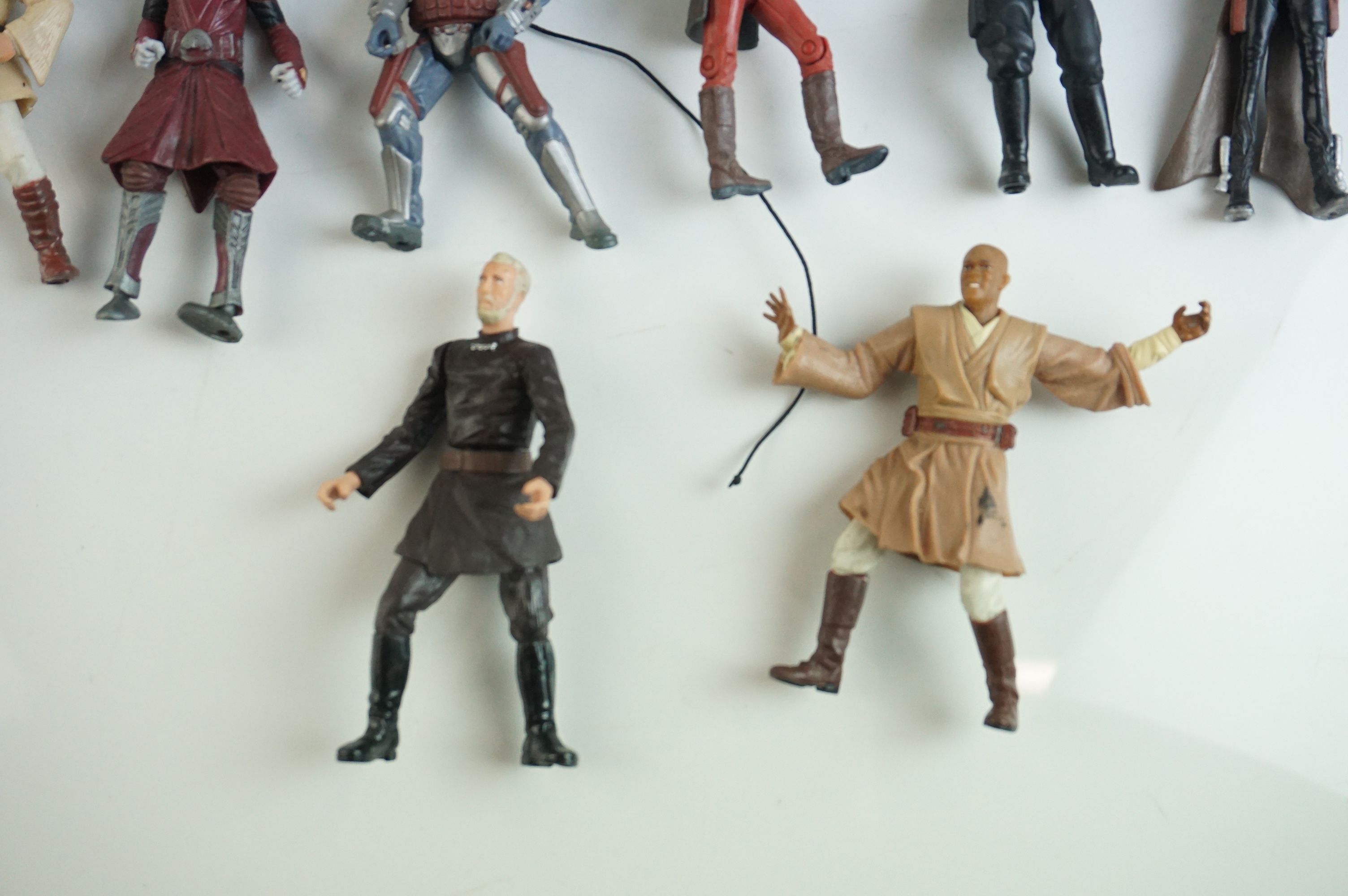 20 x Playworn Hasbro Star Wars action figures to include Mace Windu, Jango Fett, Anakin Skywalker, - Image 2 of 8