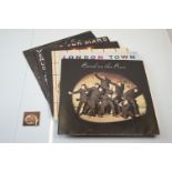 Vinyl - Wings / Paul McCartney 6 LP's to include Band On The Run x 2 (one copy with Metal Badge),