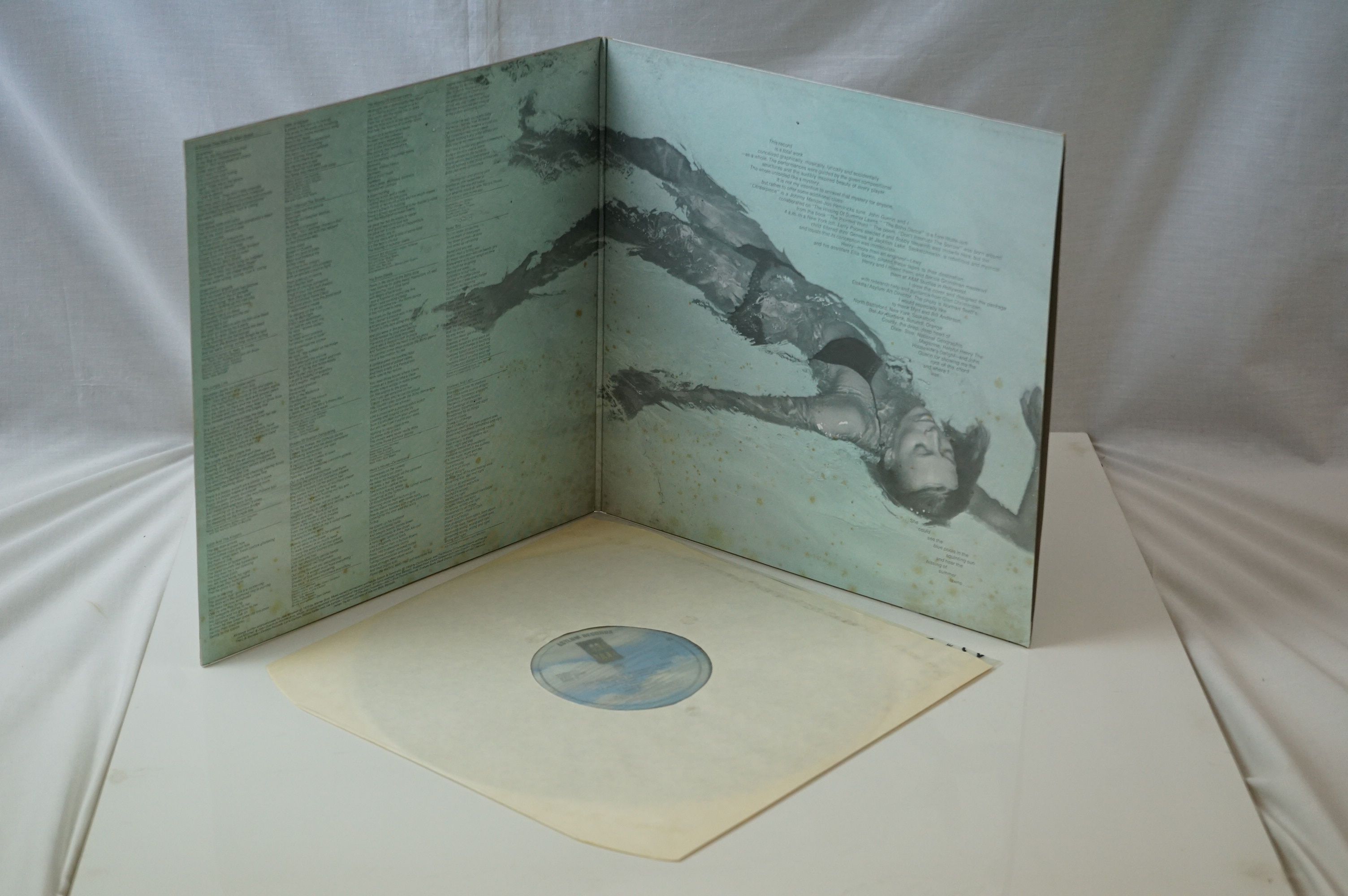 Vinyl - Joni Mitchell The Hissing Of Summer Lawns (Nimbus Records K53018) - Image 3 of 5