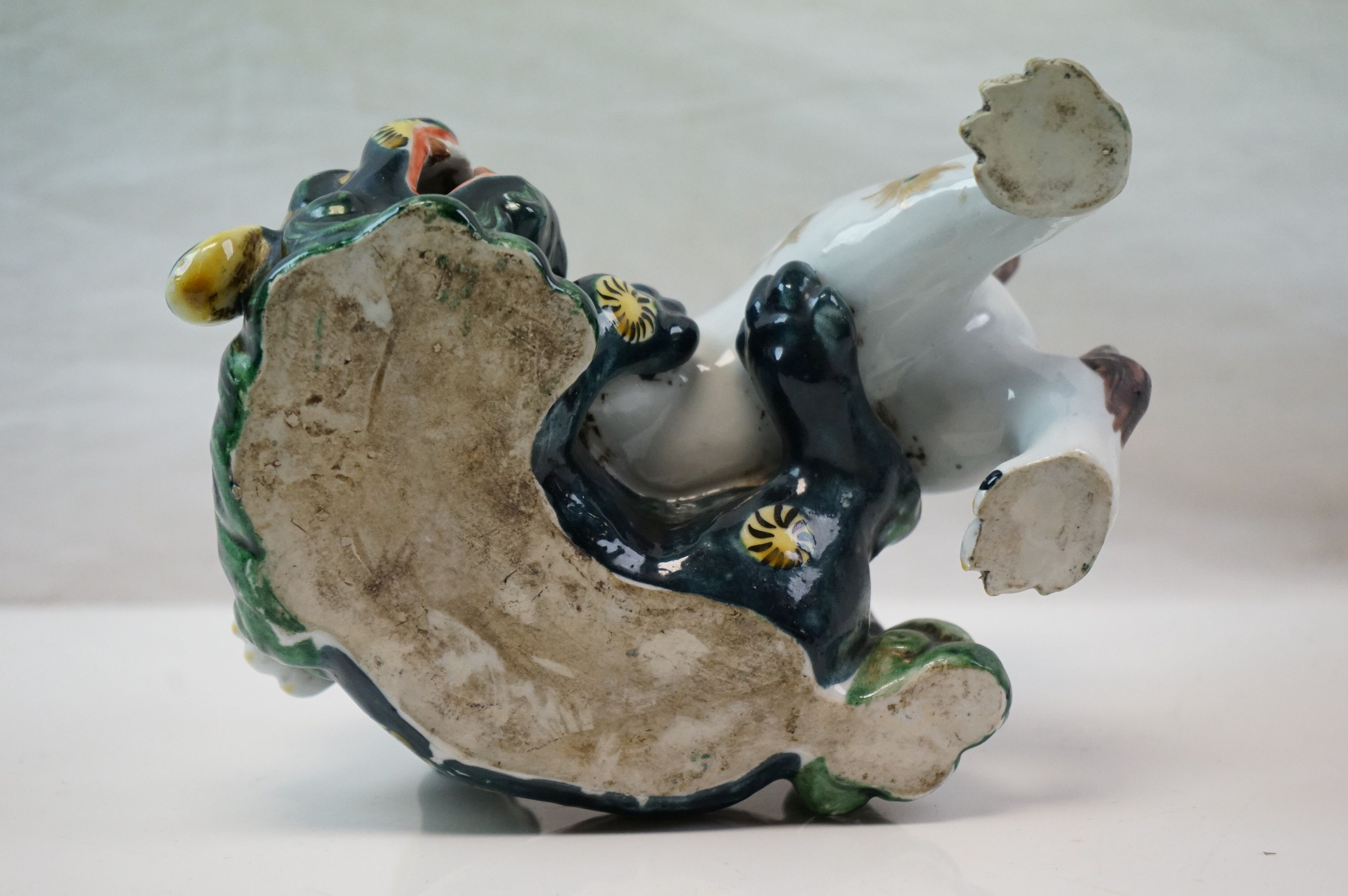 A ceramic Japanese figure of two lions fighting. - Image 6 of 6